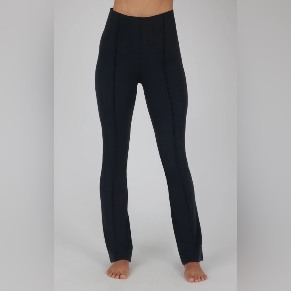 Yogalicious Black High-Waisted Leggings NWOT